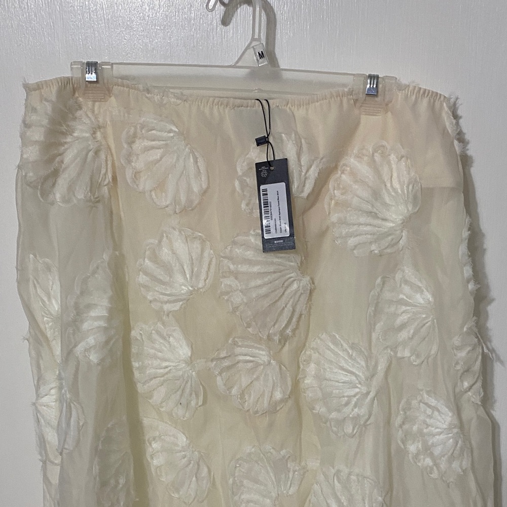 PrettyLittleThing Cream Shell Pattern Maxi Skirt … - image 9